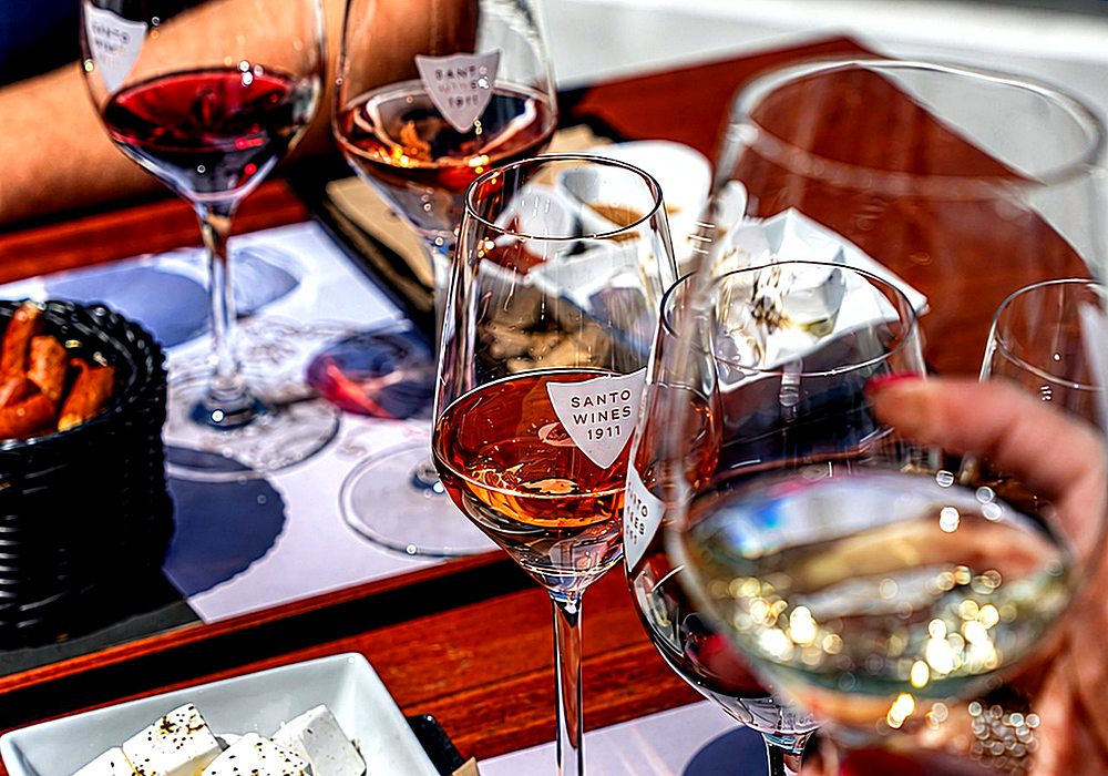 santorini-island-tour-vegan-food-and-wine-img10