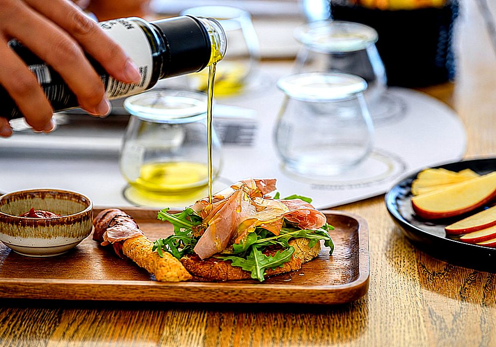 santorini-island-tour-olive-oil-tasting-and-farm-to-table-experience-img1
